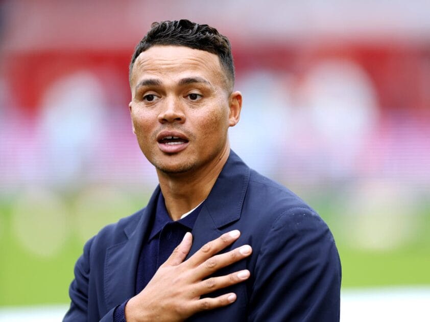 Jermaine Jenas pede desculpas após demissão da BBC