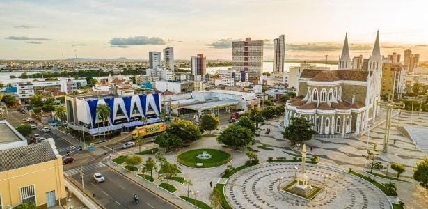 Padrinhos do Desenvolvimento: Desigualdades entre Juazeiro e Petrolina