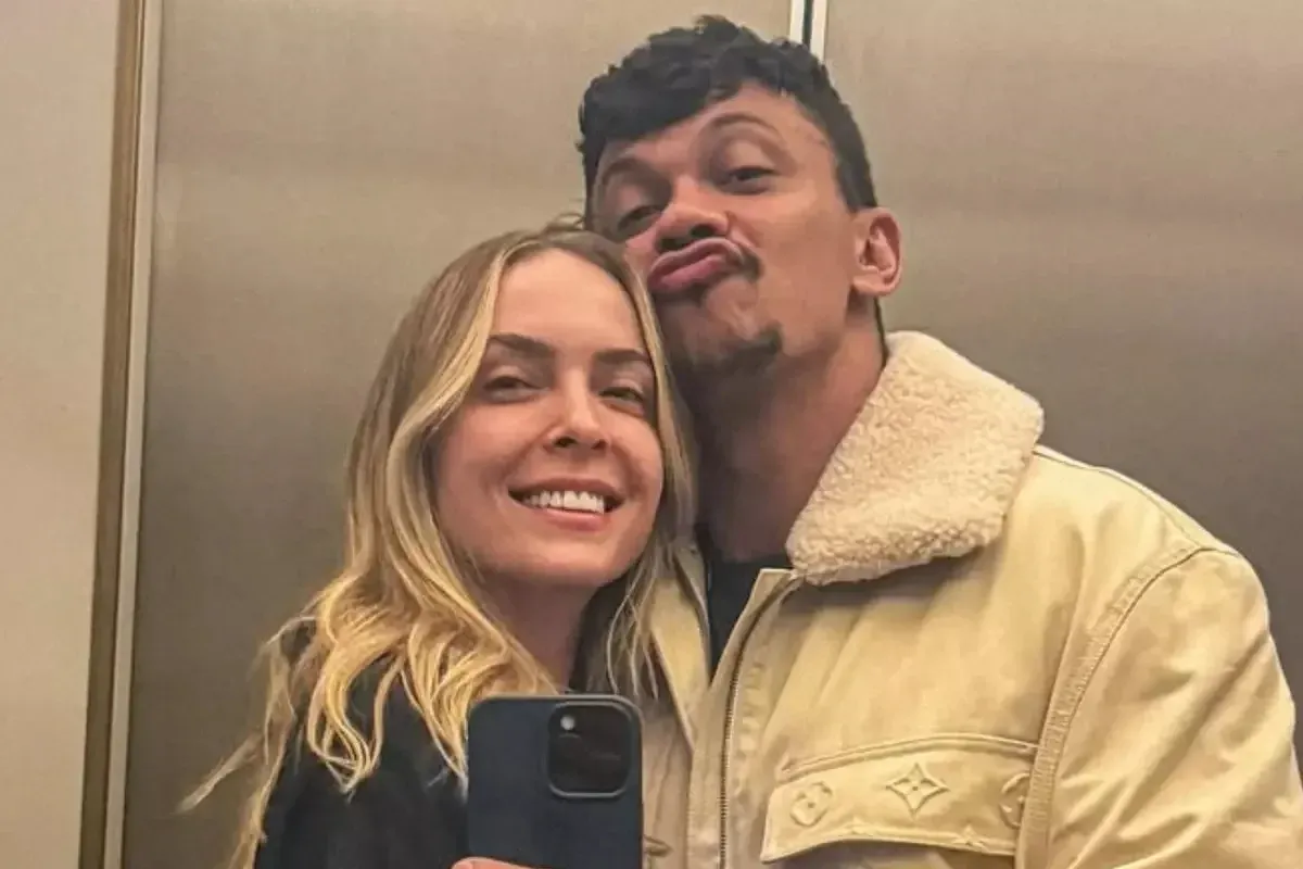 Tata Estaniecki confirma que reatou relacionamento com Júlio Cocielo