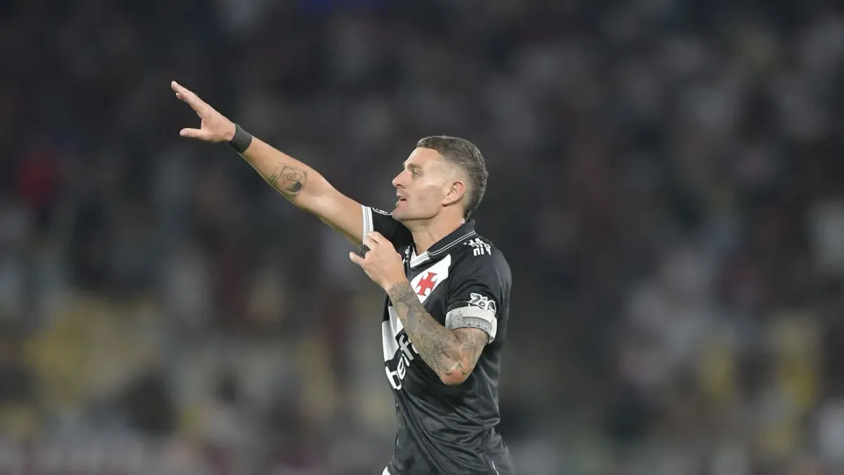 Vasco vence Fluminense de virada e sai na frente na semifinal da Copa do Brasil