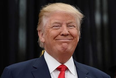 Trump assina decreto para flexibilizar regras federais sobre a maconha nos EUA
