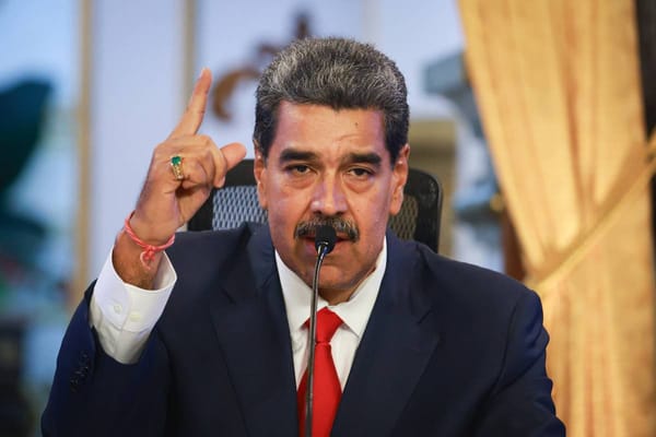 EUA fazem ameaça de ataques à Venezuela; Maduro Ignora Ultimato e crise escala