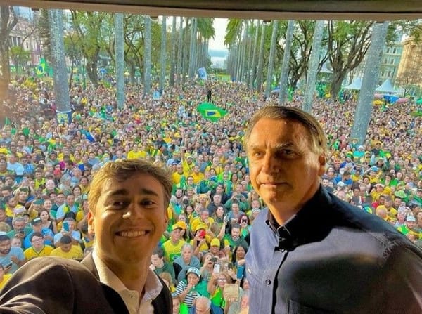 Moraes recebe pedido para autorizar visita de Nikolas Ferreira a Bolsonaro na “Papuda"