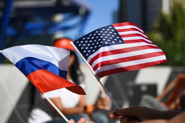 Estados Unidos propõem novo tratado nuclear com múltiplas potências após fim de acordo com a Rússia