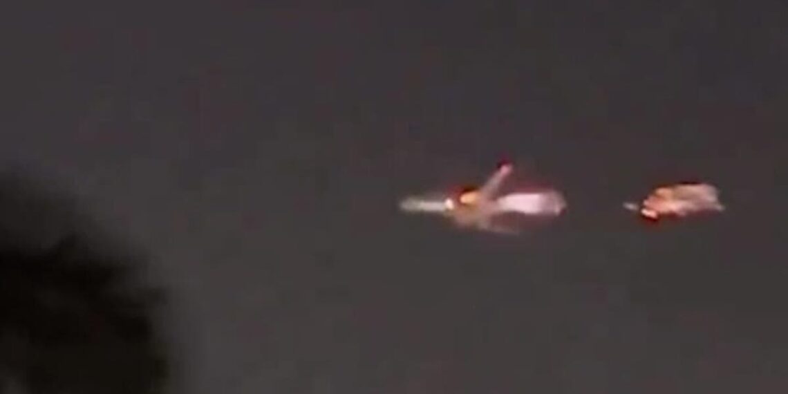 FAA investiga Boeing após avião fazer pouso de emergência devido a incêndio no motor