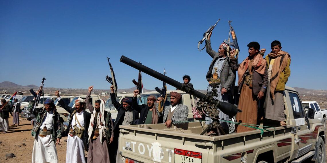 Houthis do Iêmen afirmam que ataque a petroleiro está “em chamas” no Golfo de Áden