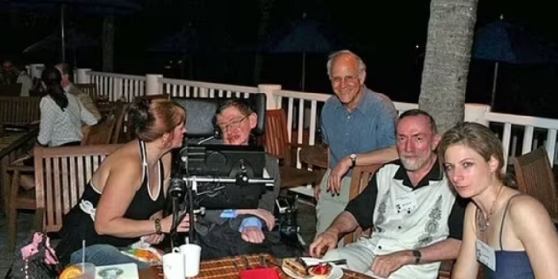 O pedófilo Jeffrey Epstein ofereceu recompensa para refutar as alegações de que Stephen Hawking participou de orgia