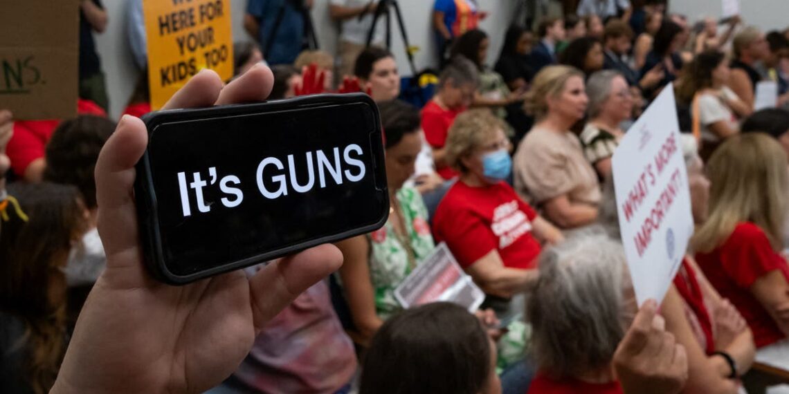 Quase 300 mil vidas poderiam ser salvas na próxima década com leis sobre armas, diz estudo