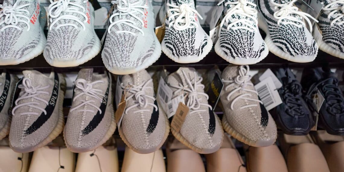 Adidas vende outro lote de tênis Yeezy que sobrou da separação de Kanye West