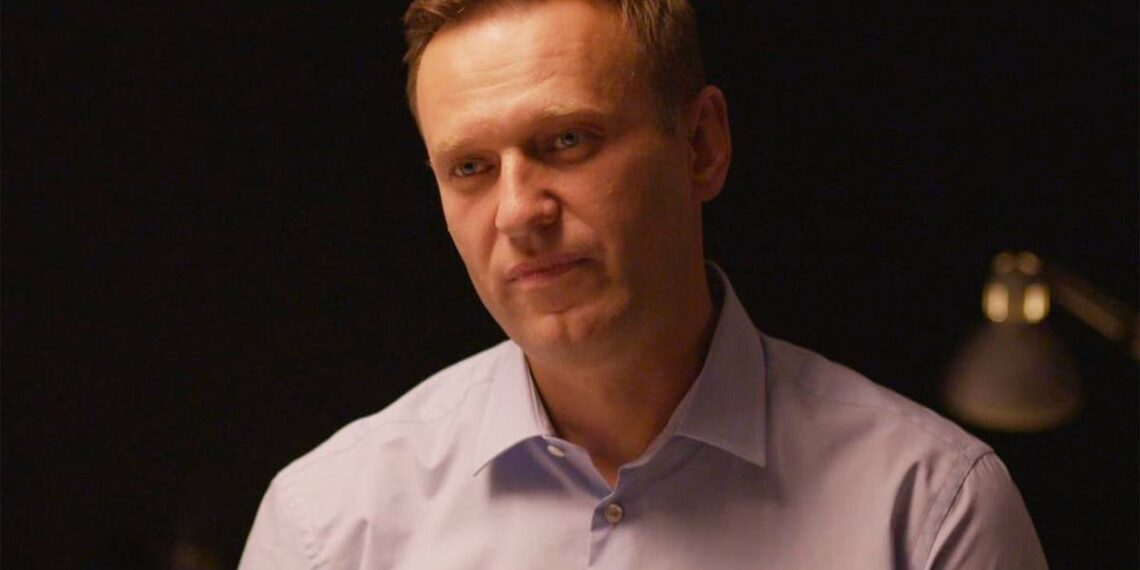 Alexei Navalny acusa 'funcionários corruptos' em Londres de ajudar Putin em entrevista desenterrada