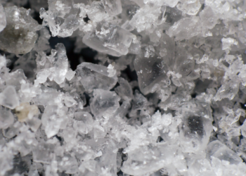Baterias futurísticas feitas de sal recebem aumento de financiamento