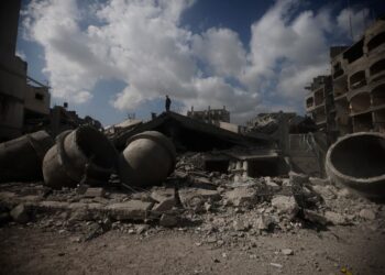 Homem de Gaza diz que perdeu 103 parentes em bombardeio israelense