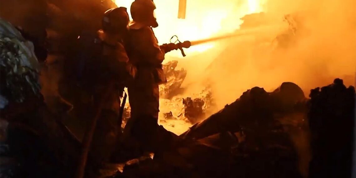 Incêndio causado por explosão de gás em Nairóbi mata duas pessoas e fere centenas