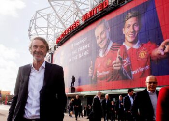 Manchester United planeja acelerar após Sir Jim Ratcliffe concluir acordo