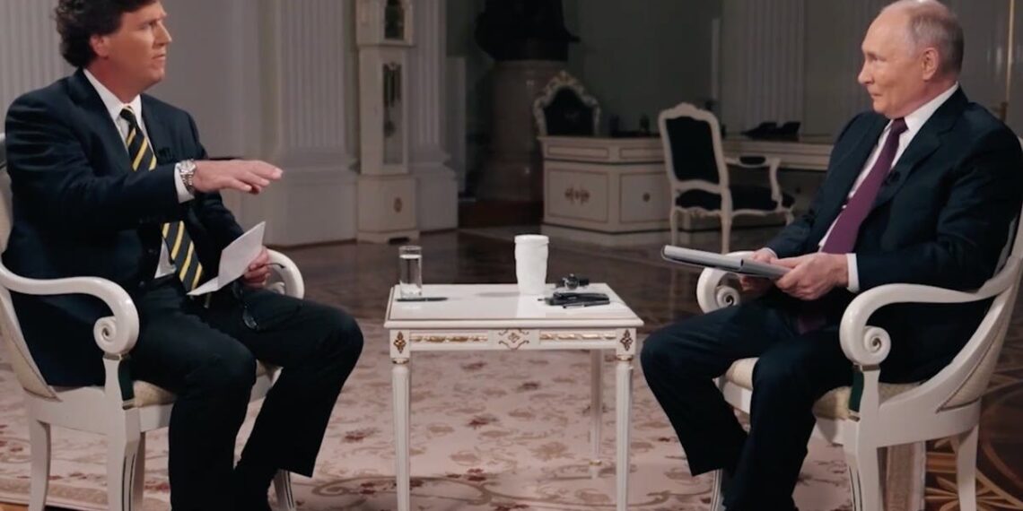 Perguntas de softball, teorias da conspiração e uma aula de história de 30 minutos: a estranha entrevista de Tucker Carlson com Vladimir Putin