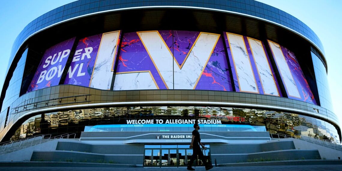 Veja os fãs se reunindo para assistir ao Super Bowl LVIII em Las Vegas