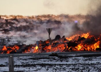 Alerta que a erupção do vulcão na Islândia é “iminente”, pois a atração turística foi evacuada
