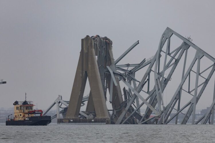 Ao vivo Imagens dos destrocos da ponte de Baltimore onde