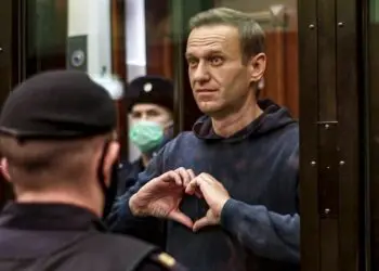 Autoridades russas poderiam usar a violência para impedir que os enlutados prestassem homenagem a Navalny, alertam aliados