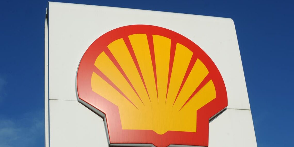 O chefe da Shell pagou £ 8 milhões em 2023 enquanto a gigante do petróleo e do gás reduzia a promessa climática