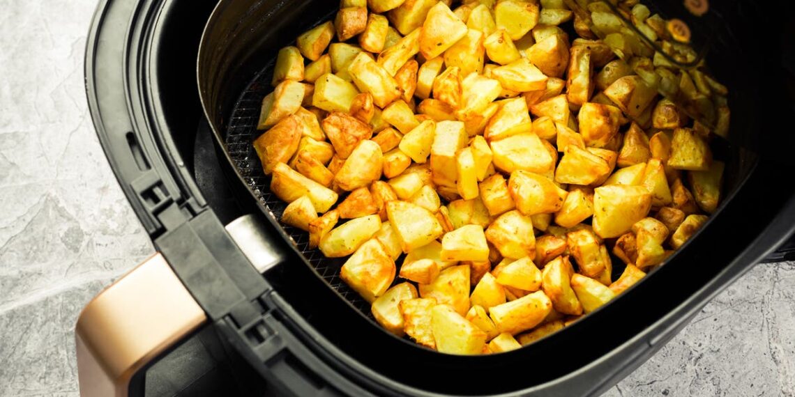 O segredo para batatas assadas perfeitas na fritadeira