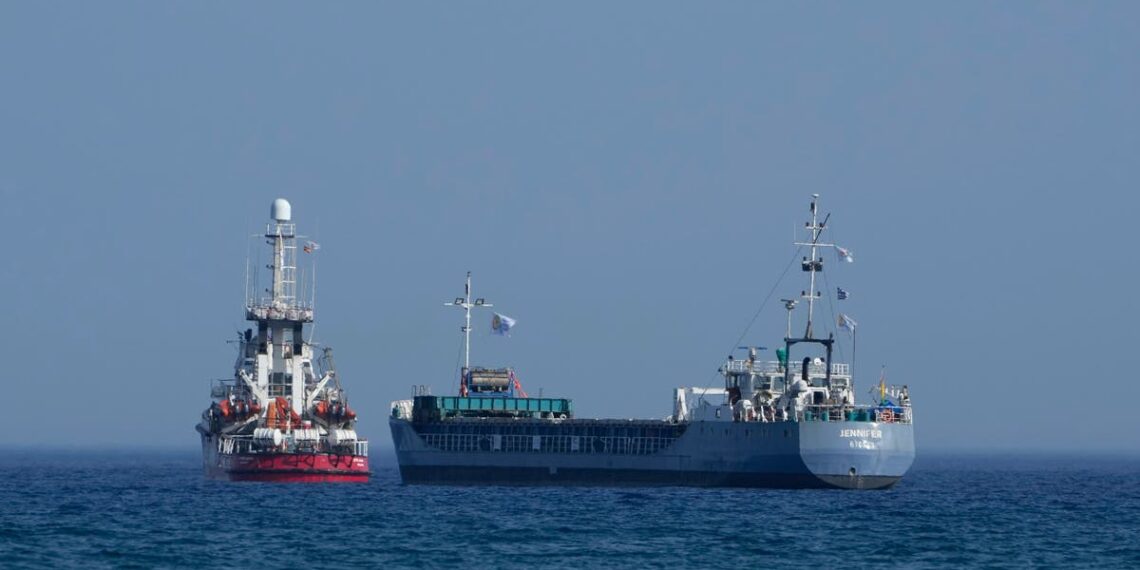 Navios com uma segunda rodada de ajuda para Gaza partiram de Chipre enquanto aumentam as preocupações com a fome