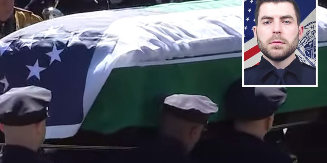 Enlutados se reúnem no funeral do oficial da polícia de Nova York assassinado Jonathan Diller