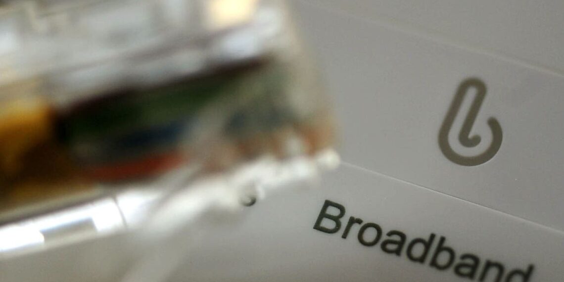 Chefe da banda larga critica rivais por causa de aumentos de preços no meio do contrato