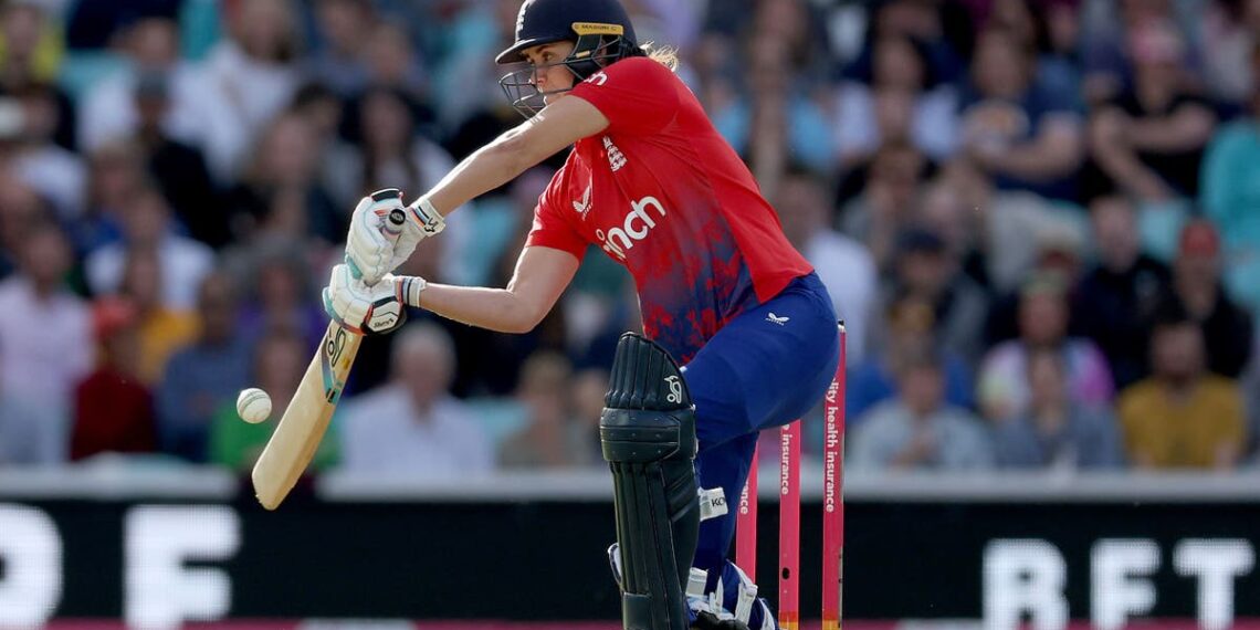 Mulheres da Inglaterra conquistam vitória na série por 4 a 1 na Nova Zelândia