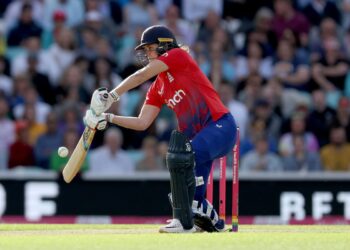 Mulheres da Inglaterra conquistam vitória na série por 4 a 1 na Nova Zelândia