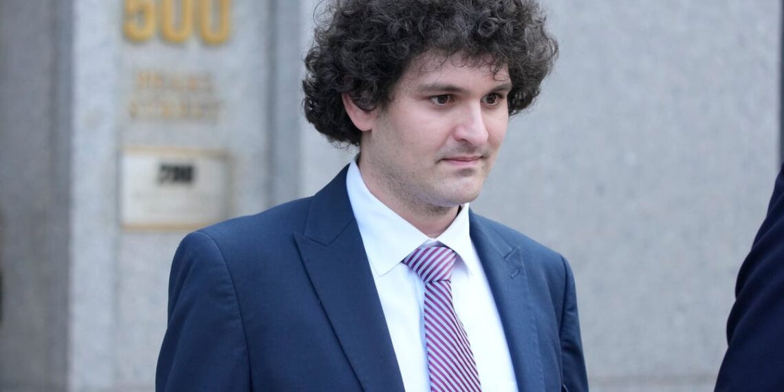 O desonrado 'rei da criptografia' Sam Bankman-Fried é condenado a 25 anos por esquema de fraude FTX