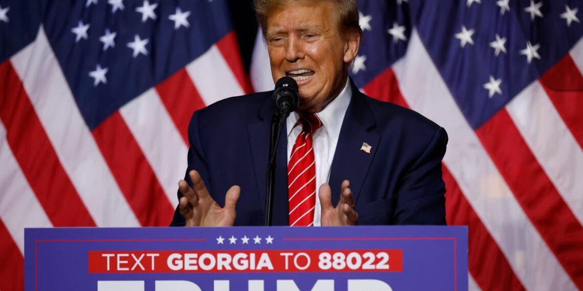 Trump e Biden trocam farpas em campanhas concorrentes no estado indeciso da Geórgia