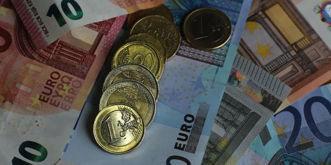 Um milhão de euros em notas falsas de “alta qualidade” descobertas em Espanha