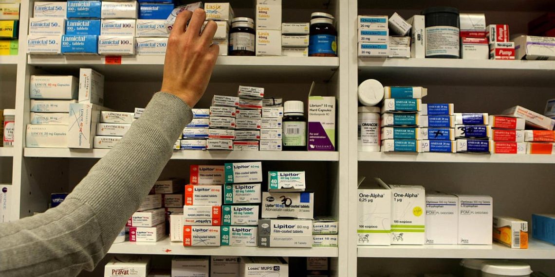 A escassez de medicamentos que salvam vidas tornou-se o “novo normal” no Reino Unido