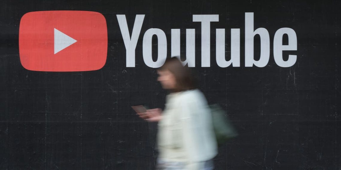 Anúncios de teste do YouTube que são reproduzidos quando você não está assistindo vídeos, diz o chefe do Google