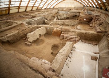 Arqueólogos descobrem o que pode ser o pedaço de pão mais antigo conhecido