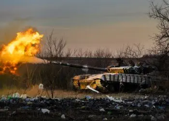 A Ucrânia enfrenta o agravamento da situação na frente oriental graças aos intensos ataques russos, diz o chefe do exército