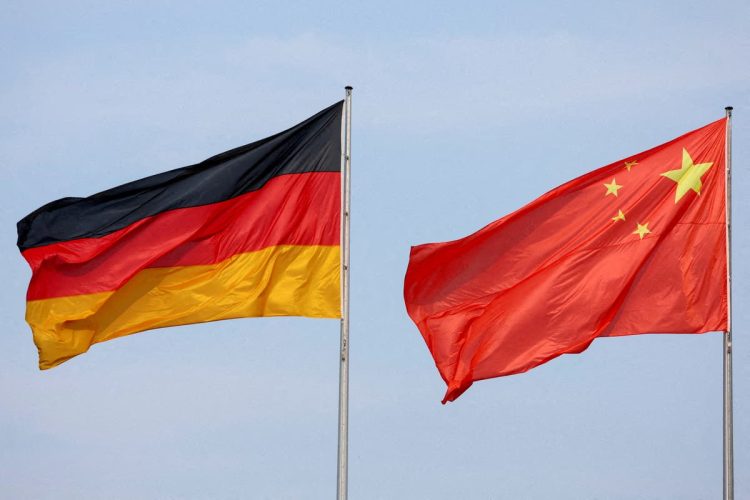 China chama diplomata alemao para Pequim apos prisao de quatro