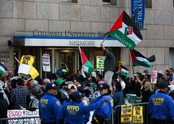 Columbia cancela aulas enquanto rabino alerta estudantes judeus para deixarem o campus por causa dos protestos antes da Páscoa: Ao vivo