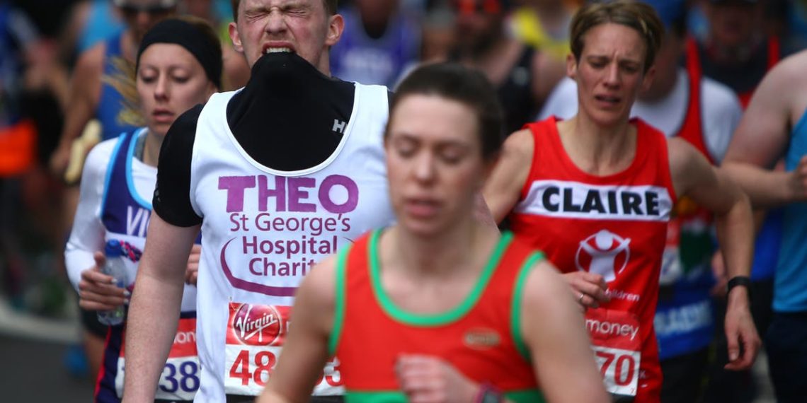 Combustível e hidratação para a maratona: como a ciência pode ajudar os corredores a evitar bater na parede