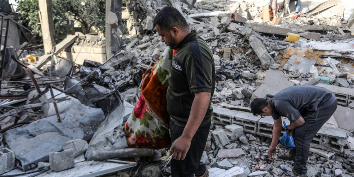 Israel-Gaza - ao vivo: 'Força extrema' desencadeada pelas forças israelenses enquanto civis fogem de casas em onda de ataques