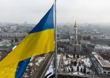 Guerra Ucrânia-Rússia ao vivo: Reino Unido acusado de 'ajudar Moscou a pagar pela guerra' enquanto os EUA enviam armas para Kiev esta semana