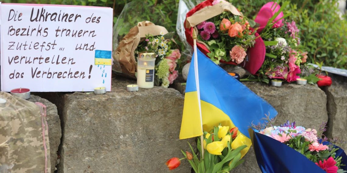 Dois homens ucranianos mortos a facadas por russos na Alemanha, relatório policial