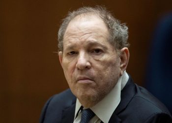 A condenação de Harvey Weinstein por estupro foi anulada por 'erro crucial' do juiz de Nova York