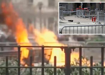 Homem ateia fogo a si mesmo fora do julgamento de Trump em Nova York