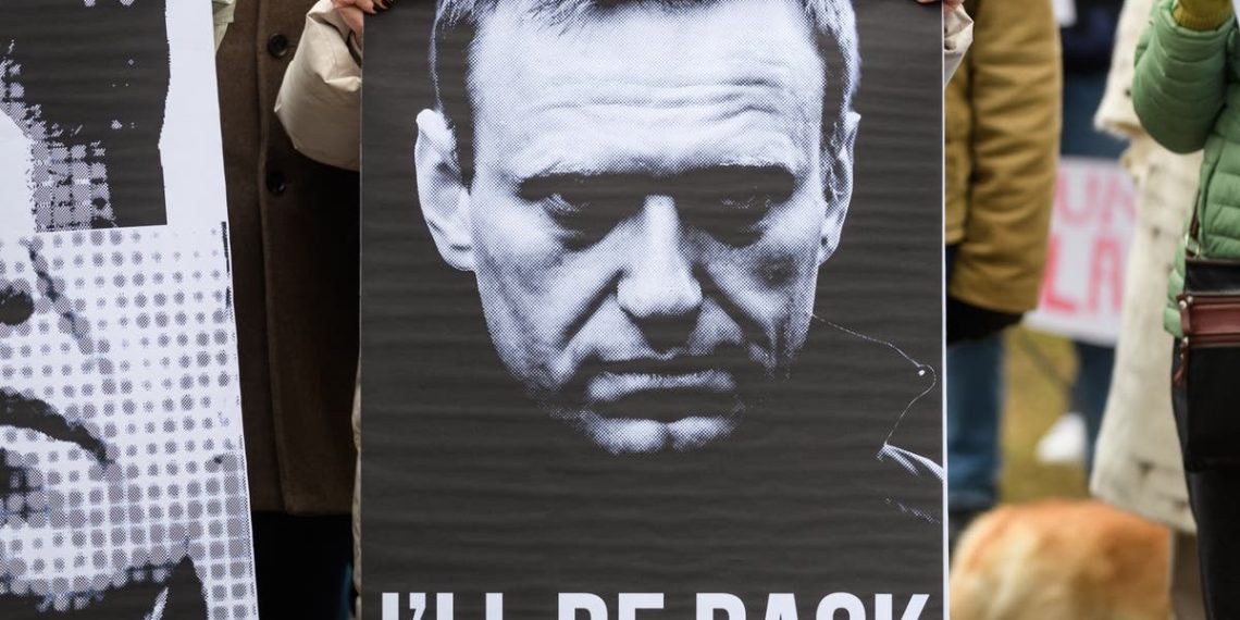 A inteligência dos EUA acredita que Putin provavelmente não ordenou a morte de seu rival Navalny, afirma o relatório