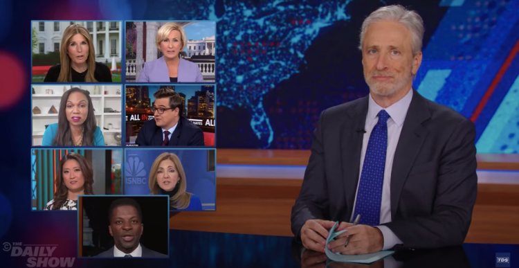 Jon Stewart faz discurso impactante sobre julgamento mundano de Trump