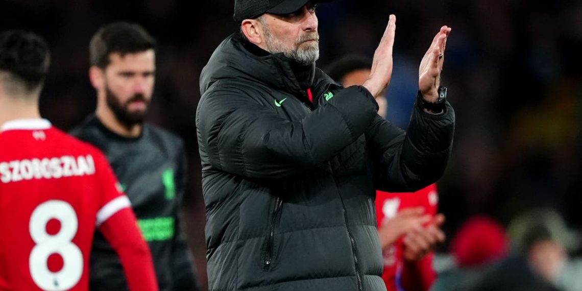 Jurgen Klopp pede desculpas aos torcedores do Liverpool após derrota no derby de Merseyside