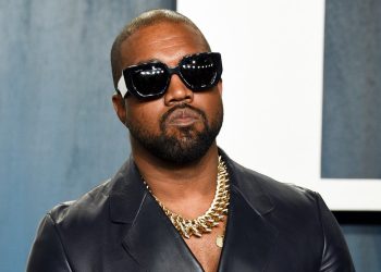 Kanye West é suspeito de agressão em Los Angeles depois que homem supostamente agarrou Bianca Censori