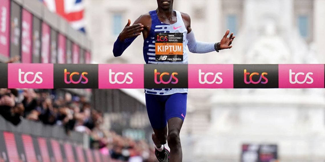 Kelvin Kiptum será lembrado com homenagem antes da Maratona de Londres